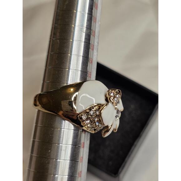 White Enamel Flower & Crystal Gold-Tone Ring Size 9 - Picture 6 of 8